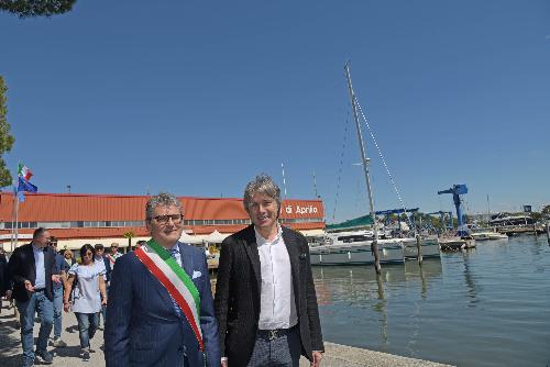 L'assessore regionale alle Attività produttive Sergio Emidio Bini con il vicesindaco di Latisana Angelo Valvasone all'apertura della stagione turistica di Aprilia Marittima